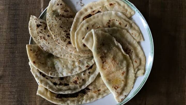 नेपाल का बाजार अक्सर पर्यटकों की मांग पर निर्भर करता है और संकट की स्थिति में स्थानीय लोग भी ऊंचे दाम चुकाने को मजबूर होते हैं.