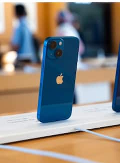 iPhone 16 Pro Max: ਆਈਫੋਨ ਦੇ ਸ਼ੌਕੀਨਾਂ ਲਈ ਖੁਸ਼ਖਬਰੀ, 50 ਹਜ਼ਾਰ ਤੋਂ ਘੱਟ ਕੀਮਤ 'ਤੇ ਮਿਲ ਰਿਹਾ iPhone 16 Pro Max; ਇੱਥੇ ਲੱਗੀ ਗਾਹਕਾਂ ਦੀ ਭੀੜ...