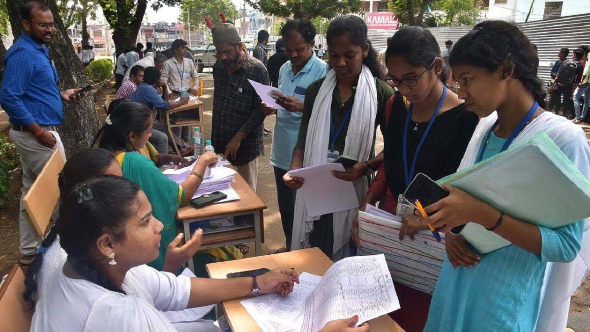 உயர் கல்வி கனவு நனவாகும்! தேனியில் நாளை கல்வி கடன் முகாம்: மாணவர்களே தவறவிடாதீர்கள்!