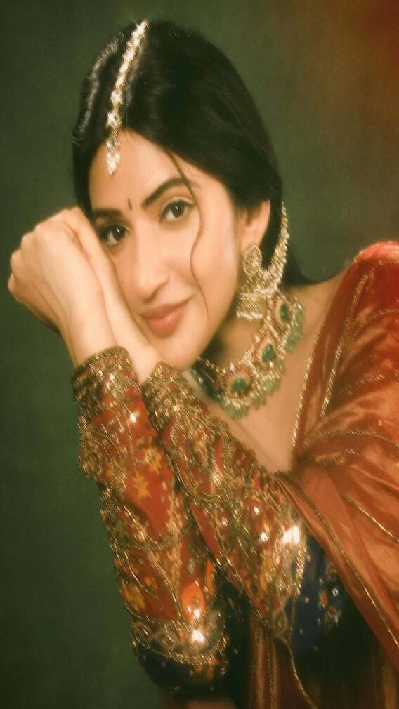 Navratri Special: Dazzle In Festive Colors With Sreeleela’s Wardrobe Inspiration