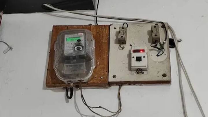 तो आपको इसके लिए सरकार की गाइडलाइंस बता दें कि सूर्य घर योजना का लाभ घरेलू बिजली कनेक्शन धारकों को दिया जाता है. यानी अगर किसी बिजनेस का रजिस्ट्रेशन कॉमर्शियल कनेक्शन के तहत है. तो उसे सीधे तौर पर यह लाभ नहीं मिल सकता.