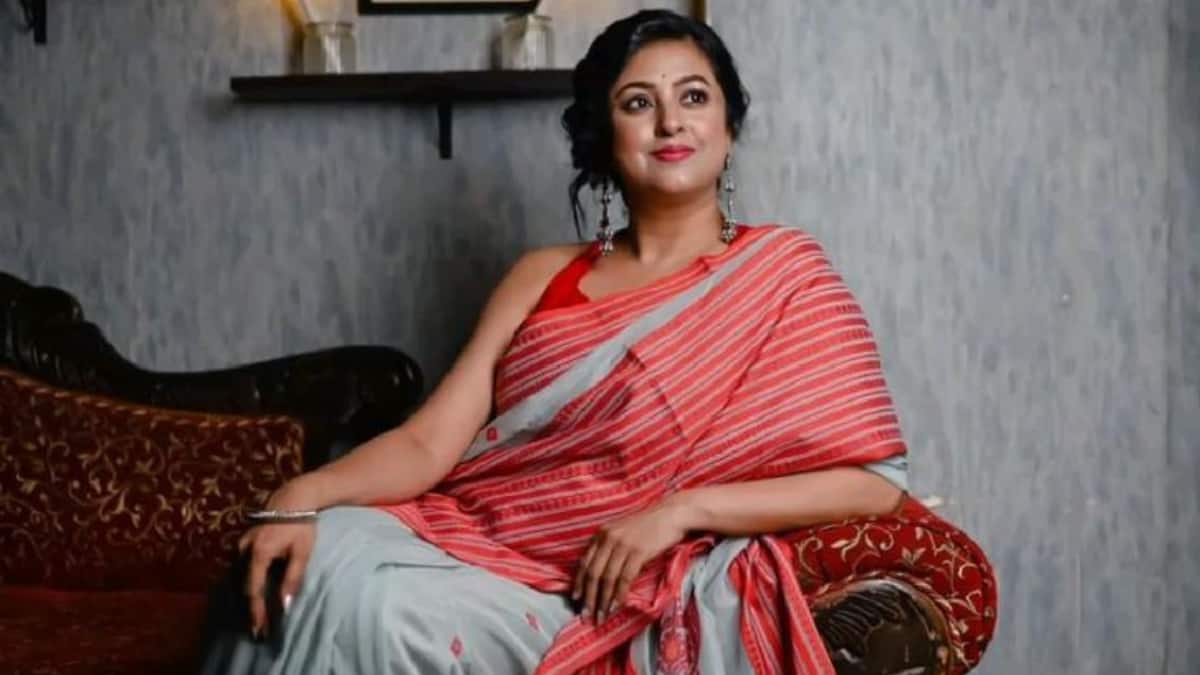 (Image Source: Pinterest/ CHICALLURECLOTHING)