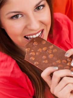 ਮੂਡ ਨੂੰ ਬਿਹਤਰ ਕਰਨ ਅਤੇ ਤਣਾਅ ਘਟਾਉਣ 'ਚ ਮਦਦਗਾਰ ਚਾਕਲੇਟ; ਜਾਣੋ ਫਾਇਦੇ ਅਤੇ ਨੁਕਸਾਨ
