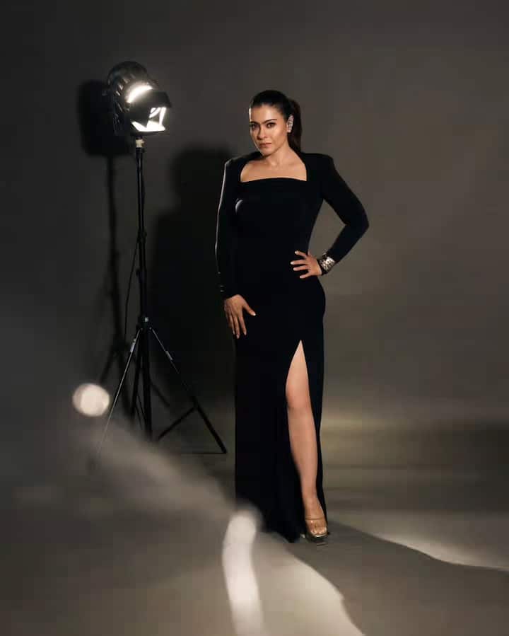 Kajol and Twinkle will soon be seen hosting the new show 'To Mach with Kajol and Twinkle'. Its trailer has been released. Many Bollywood celebrities will attend the show, including Salman Khan, Aamir Khan, Akshay Kumar, Alia Bhatt, Varun Dhawan, Karan Johar, Kriti Sanon, Vicky Kaushal, Govinda, and Jahnavi Kapoor. The show's premiere will be on prime video on 25 September.