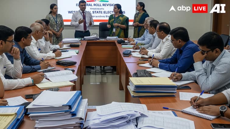 EC Starts Training Poll Officers For Special Electoral Roll Revision In West Bengal