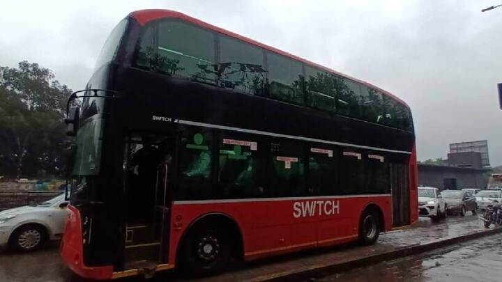 मुंबईतील डबल डेकर बस हे अवघ्या महाराष्ट्राचं आकर्षण आहे, म्हणून गावखेड्यात आजही मुंबईतील डबल डेकर बसची चर्चा असते.