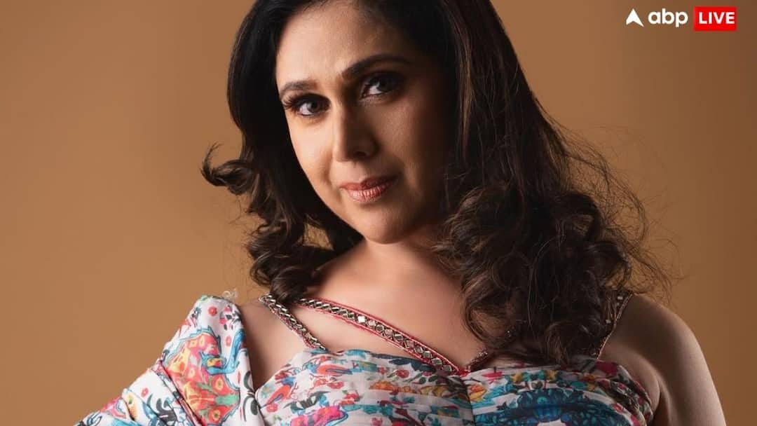 61 की मीनाक्षी शेषाद्रि की 10 खूबसूरत तस्वीरें, सनी देओल की इस एक्ट्रेस का रह चुका है कुमार सानू संग अफेयर!