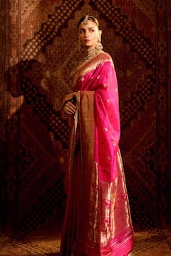 Navratri 2025: नवरात्रि पर जाह्नवी से आलिया तक के साड़ी लुक से लें इंस्पिरेशन, हर कोई करेगा तारीफ