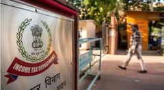 मोठी बातमी! पुण्यातील नामांकित बांधकाम व्यावसायिकांच्या घर, कार्यालयांवर आयकर विभागाचा छापा
