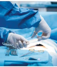 ਡਾਕਟਰ ਵੱਲੋਂ ਸ਼ਰਮਨਾਕ ਕਾਰਾ, ਅੱਧ ਵਿਚਾਲੇ ਸਰਜਰੀ ਛੱਡ ਨਰਸ ਨਾਲ ਬਣਾਉਣ ਗਿਆ ਜਿਨਸੀ ਸੰਬੰਧ...