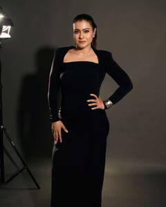 ब्लैक ड्रेस में काजोल का जलवा, कहा- 'कपड़े चुनना आसान होना चाहिए'