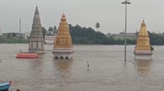 Pandharpur Rain: चंद्रभागा दुथडी भरून वाहू लागली, वाळवंटातील सर्व मंदिरे पाण्याखाली, PHOTO