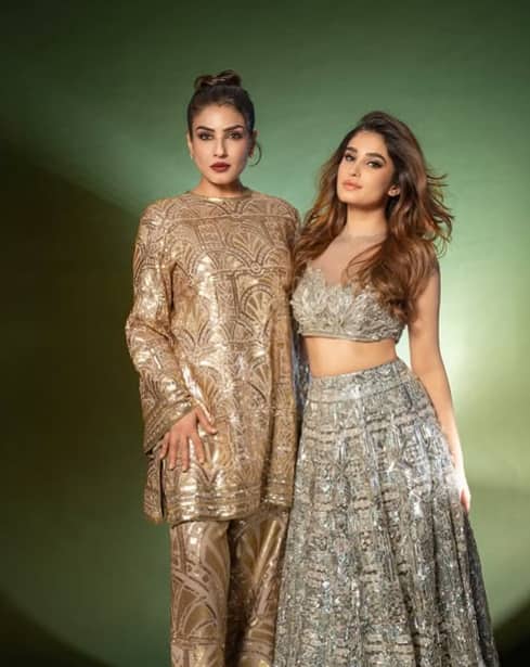 Rasha Thadani looks very beautiful, eligent and stylish like her mother. His look is always in the discussion and his pictures on social media become increasingly viral.