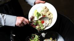 భోజనం చేసే ప్లేట్ తో ఆహారం వదిలేసే అలవాటు మీకు ఉందా? ఇది తప్పకుండా  తెలుసుకోండి!