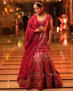 शिवांगी जोशी के 10 खूबसूरत ब्लाउज डिजाइन्स, जिन्हें देखकर हर कोई पूछेगा- कहां से बनवाया?