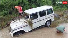 उत्तराखंड के कोटाबाग में नाला पार करते समय बड़ा हादसा, कार समेत 3 लोग बहे और एक लापता