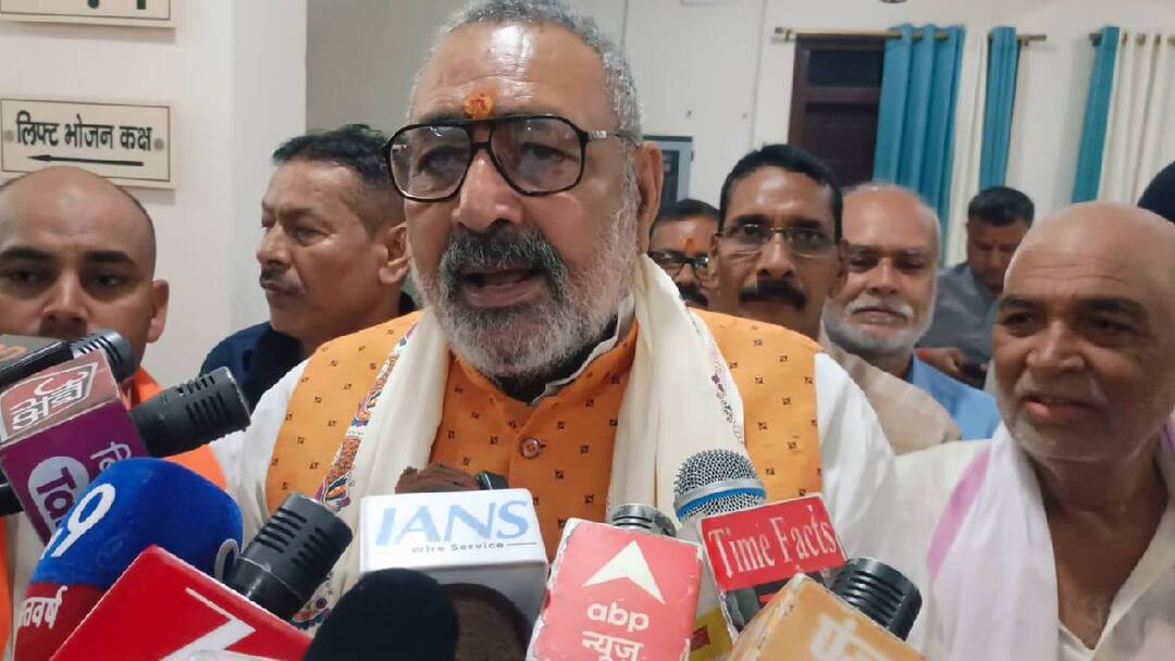 Giriraj Singh statement on Tejashwi Yadav Bihar Adhikar Yatra in bihar ann Bihar Adhikar Yatra: 'राहुल गांधी ने तेजस्वी को लतरी मार दी, जैसे...', बिहार के नेता प्रतिपक्ष की यात्रा पर गिरिराज सिंह का तंज