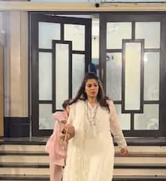 शाहरुख खान की मैनेजर पूजा ददलानी ने सास के लिए रखी प्रेयर मीट, मीरा कपूर से दीया मिर्जा तक दुख बांटने पहुंचे