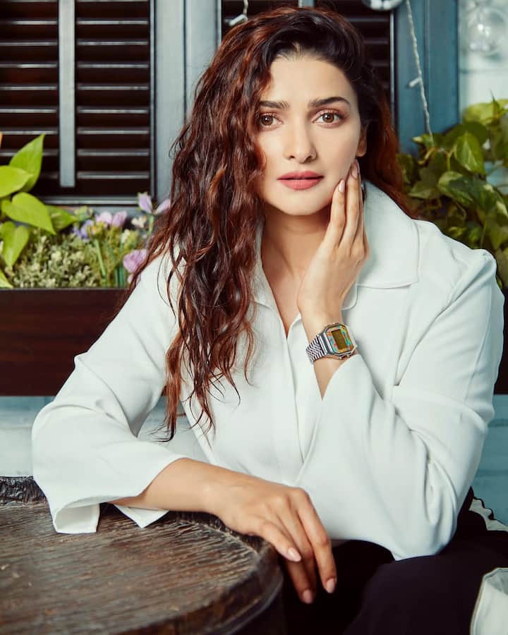 At the same time, his career is also considered successful with many big projects and hits from Bollywood to OTT. Prachi Desai was born on 12 September 1988 in Surat, Gujarat to the college professor Niranjan Desai.