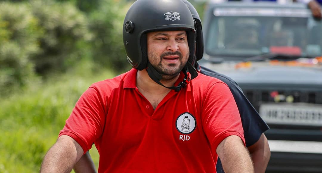 Bihar Election: वोटर अधिकार यात्रा के बाद तेजस्वी यादव की नई रणनीति, अकेले 11 जिलों में अभियान tejashwi yadav bihar adhikar yatra rajdhani jahanabad nalanda patna begusarai Bihar Election: वोटर अधिकार यात्रा के बाद तेजस्वी यादव की नई रणनीति, अकेले 11 जिलों में अभियान