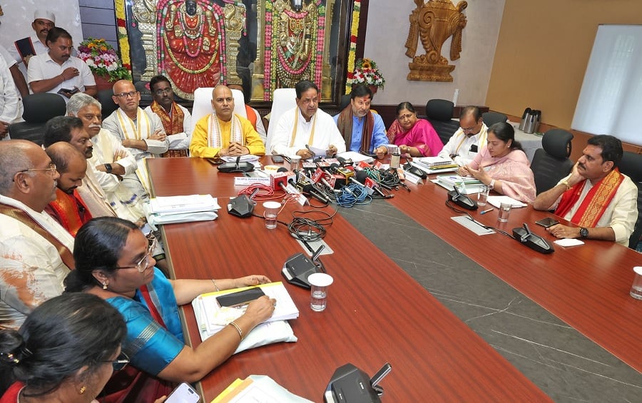 TTD Key Decisions: ఏపీలో 1000 ఆలయాలు నిర్మాణం సహా బ్రహ్మోత్సవాలపై టీటీడీ తీసుకున్న కీలక నిర్ణయాలు ఇవే