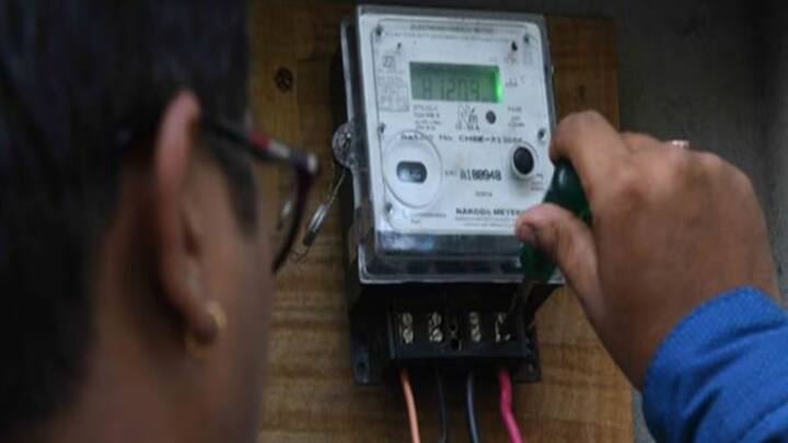 इसका मतलब है कि टर्नओवर भले ही 20 लाख की बजाए 10 लाख का हो. बिजनेस के लिए कनेक्शन नहीं मिलेगा. हालांकि अगर किसी व्यक्ति का बिजनेस घर से चलता है और उसके नाम पर घरेलू बिजली कनेक्शन है. तो वह इस योजना का फायदा उठा सकता है.