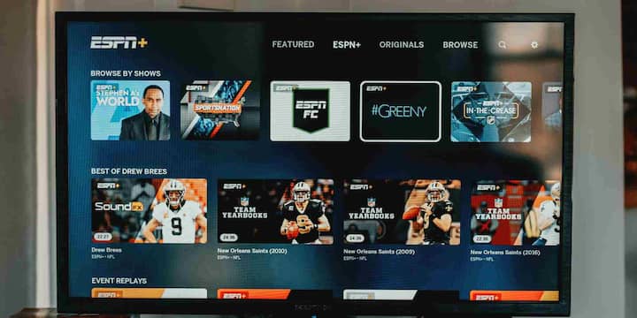 Xiaomi 4K TV X सीरीज में भी शानदार ऑफर्स दिए गए हैं. 40 इंच वाला वेरिएंट 26,999 रुपये की जगह 21,999 रुपये में मिलेगा जबकि 50 इंच का मॉडल ऑफर्स के बाद 27,499 रुपये में खरीदा जा सकेगा. इसी सीरीज का 55 इंच वेरिएंट 6,000 रुपये की छूट के साथ सिर्फ 31,999 रुपये का रह जाएगा.