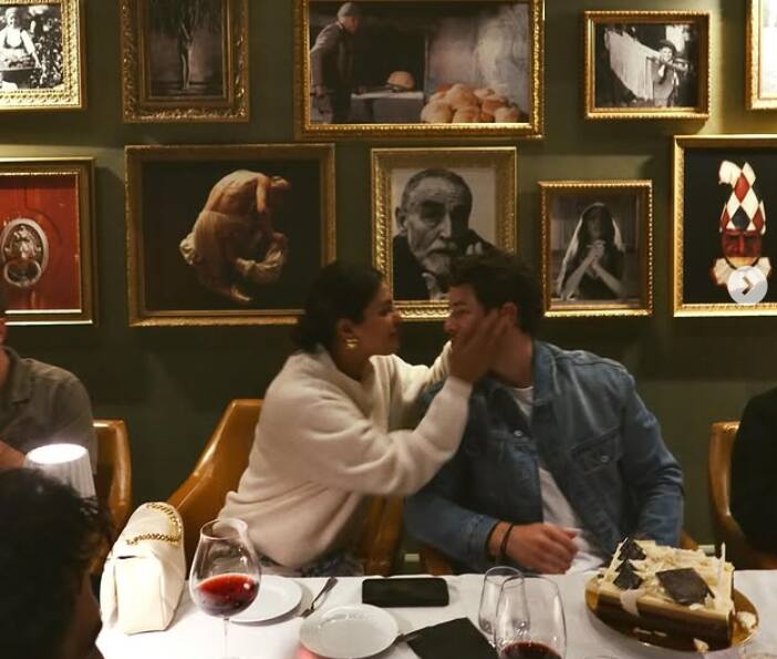 प्रियंका चोपड़ा ने अपने पति निक जोनस के जन्मदिन को बेहद खास अंदाज़ में सेलिब्रेट किया. इस मौके पर प्रियंका ने सोशल मीडिया पर कुछ खूबसूरत तस्वीरें शेयर कीं, जिनमें उनकी और निक की जबरदस्त बॉन्डिंग साफ झलक रही थी.