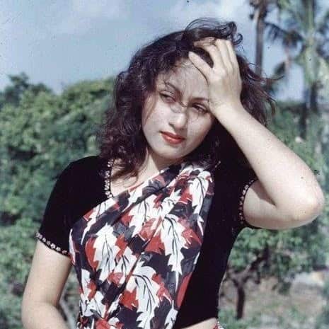 Later, Kishore Kumar gave Madhubala a chance to smile for some time with his vivacity, but after marriage, his deteriorating health made both relationship and life difficult.