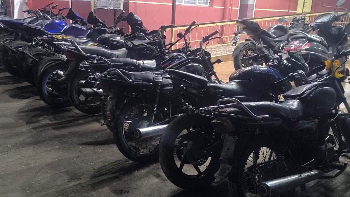 சிறுவர்களைப் பயன்படுத்தி இருசக்கர வாகனத் திருட்டு: தேனியில் அதிர்ச்சி!