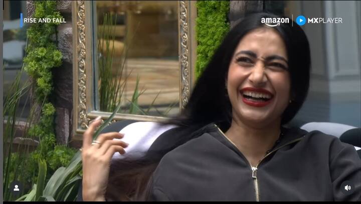 इस बीच, शो में धनश्री ने यह भी कहा था कि चहल से तलाक के बाद अब उन्हें प्यार की तलाश नहीं है.