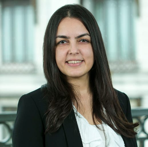 शनैल ईरानी की स्मृति ईरानी सौतेली की बेटी हैं.