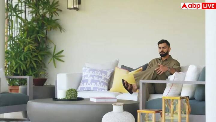 घर की छत विशेष रूप से कस्टम डिज़ाइन की गई है, जिसमें ऊंचाई और खुलापन दोनों का ख्याल रखा गया है. आउडोर डाइनिंग एरिया और स्विमिंग पूल के साथ-साथ घर में रोमांटिक और मॉडर्न टच दिया गया है.