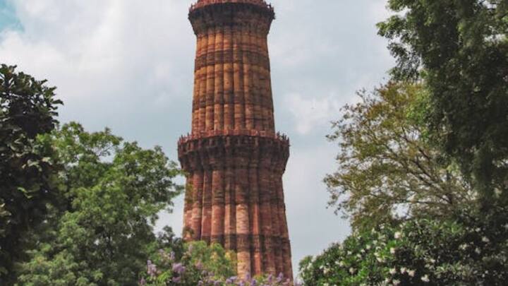 कुछ देर में वहां ऐसी भगदड़ मची कि कई लोगों की जान चली गई. सरकारी आंकड़ों के अनुसार, इस हादसे में लगभग 45 लोगों की मौत हो गई थी, जिनमें ज्यादातर स्कूल पिकनिक पर आए बच्चे थे. कई अन्य लोग गंभीर रूप से घायल हुए.