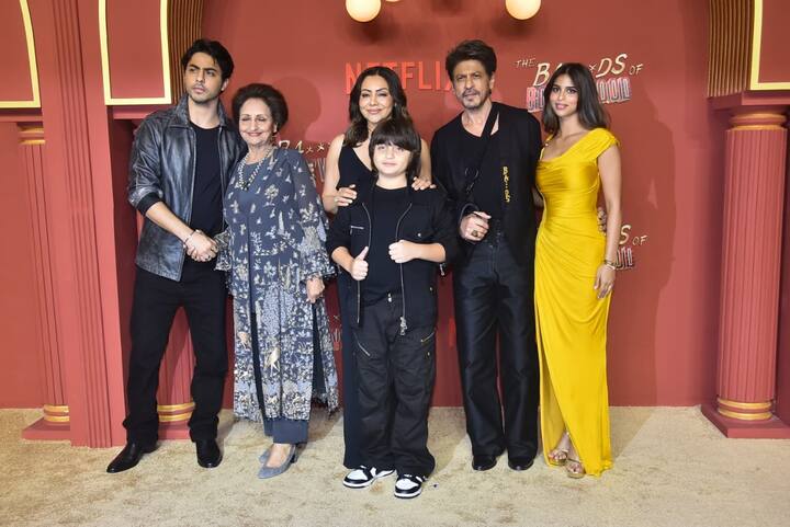 SRK was spotted with his arm in a sling and a short, neatly styled haircut.