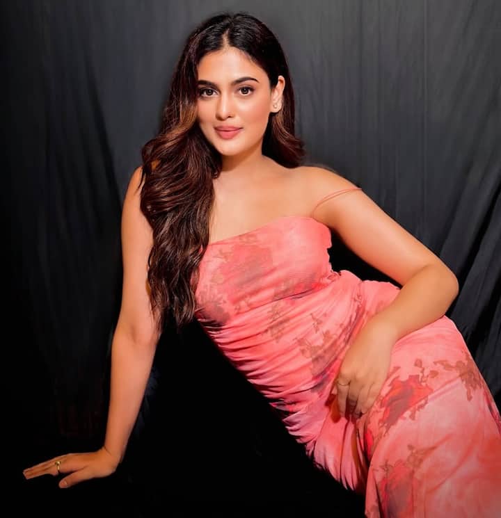 तनीषा ने बताया कि वो अपने किरदार को बखूबी निभाने के लिए पूरी ताकत लगा रही हैं. बस वो ये चाहती हैं कि दर्शक उन्हें वैसा ही प्यार दें जैसा शो को पहले से देते आए हैं.