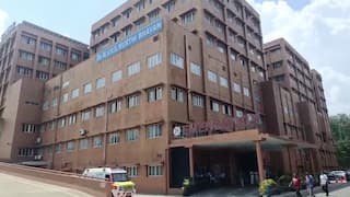 Vizag Crime News: విశాఖ గీతం మెడికల్ కాలేజీ బిల్డింగ్ మీద నుంచి దూకి విద్యార్థి ఆత్మహత్య