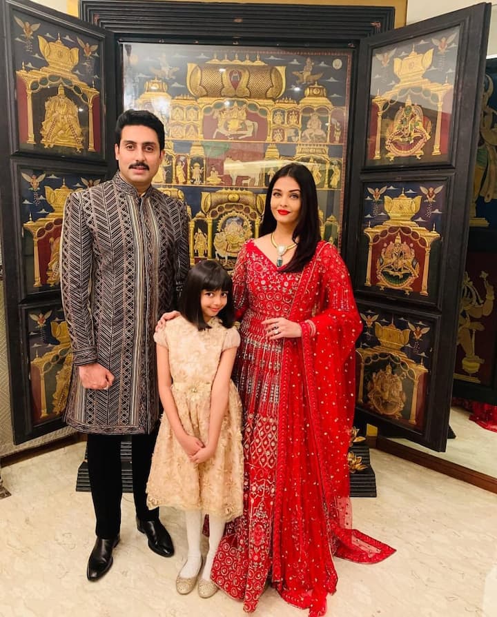 Along with this, a fine workmanship has been done in the decor of Aishwarya Rai and Abhishek Bachchan's house. Which gives it even more royal look. Fans also like the inside photos of the actress' house.