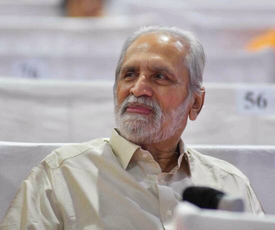 पुण्याचे माजी खासदार आणि केंद्रीय मंत्री राहिलेले सुरेश कलमाडी यांची प्रकृती बिघडल्याने त्यांना दीनानाथ मंगेशकर रुग्णालयात दाखल करण्यात आले आहे.