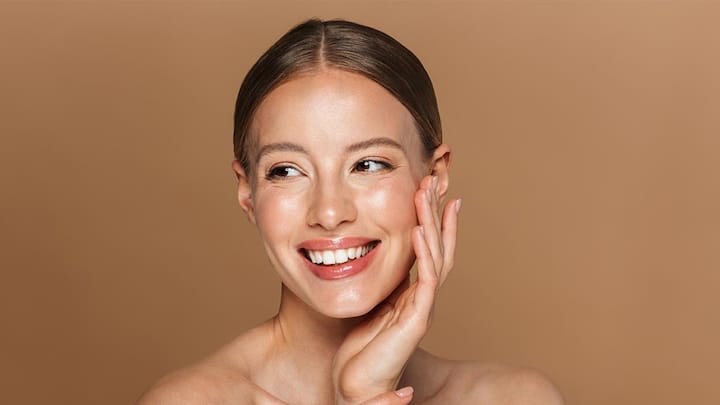 या सर्व गोष्टी नियमित पाळल्यास त्वचा नैसर्गिकरित्या तजेलदार राहते.