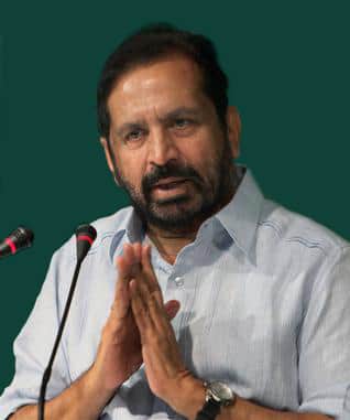 1995 ते 2007 या काळात काँग्रेसमध्ये आणि पुण्याच्या राजकारणात सुरेश कलमाडी यांचा दबदबा प्रचंड होता. राजकीय वर्तुळात त्यांना ‘भाई’ म्हणून संबोधले जायचे. त्यांच्या एका शब्दालाही पुण्याच्या राजकारणात वजन होते.