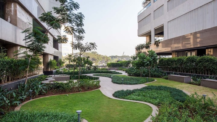 The couple bought their flat in the 37th floor of SkyLark Towers in Worli, Mumbai. You will also be stunned by seeing the view of the house outside the house and the interior inside the house. The garden outside the house makes its entrance even more beautiful.