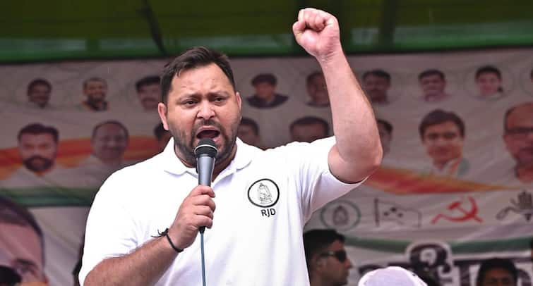 <div>'Entire Public Furious With Nitish Government': Tejashwi Yadav On Day 2 Of Bihar Adhikar Yatra In Patna</div>