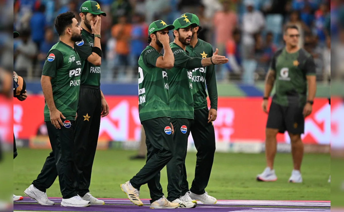 Ind Vs Pak : आधीच भिकारी, त्यात आशिया चषकातून बाहेर पडण्याचा निर्णय, मॅच न खेळल्यास पाकिस्तानला किती भुर्दंड सोसावा लागणार?
