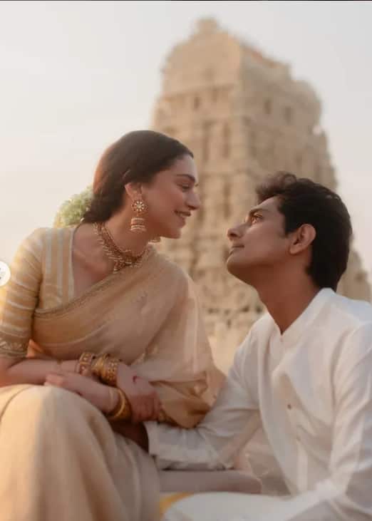 Let me tell you that Siddharth and Aditi were tied in marriage on 17 September 2024.