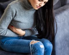 Health Tips: खाना खाकर तुंरत बिस्तर पर सो जाते हैं आप? इन बीमारियों के हो सकते हैं शिकार