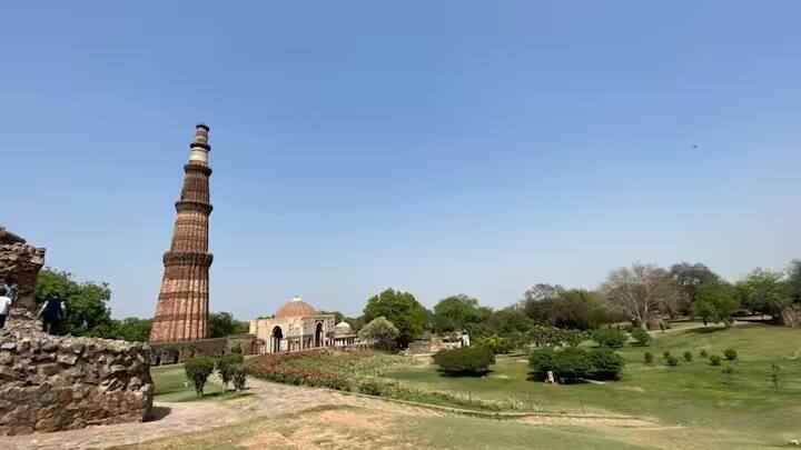 कारीगरों ने हाथों से बारीक नक्काशी की, जो आज भी एक वास्तुशिल्प चमत्कार है। हालाँकि, आधुनिक इमारतें सीमेंट और अन्य कृत्रिम सामग्रियों से बनी होती हैं, फिर भी वे अक्सर प्राकृतिक आपदाओं के कारण ढह जाती हैं।
