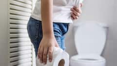 Health Tips: দীর্ঘক্ষণ চেপে রাখলেও সমস্যা, আবার ঘনঘন গেলেও বিপদ, দিনে কত বার প্রস্রাব হওয়া স্বাভাবিক?