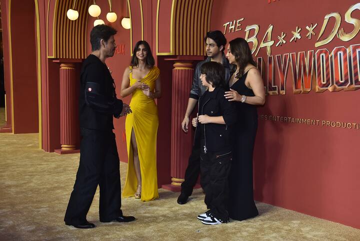 जिसका सभी को इंतजार था वो घड़ी आ चुकी है. आर्यन खान डेब्यू कर चुके हैं.