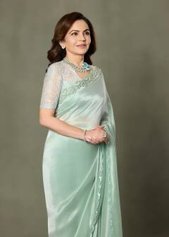 PHOTOS: राधिका मर्चेंट ने ली हीरोइन वाली एंट्री, आर्यन खान की सीरीज देखने नीता अंबानी के साथ मुकेश अंबानी भी पहुंचे